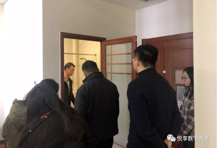 中國殘疾人聯(lián)合會(huì )蒞臨悅享數字智慧樣板間(圖2)